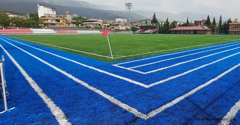 Marastasporgazetesi.com Ekibi: Adem Şahan Batıpark Futbol Sahası'nın Son Halini Görüntüledi