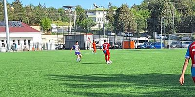 Viranşehir Belediyespor, Karaziyaretspor'u  farklı skorla mağlup etti